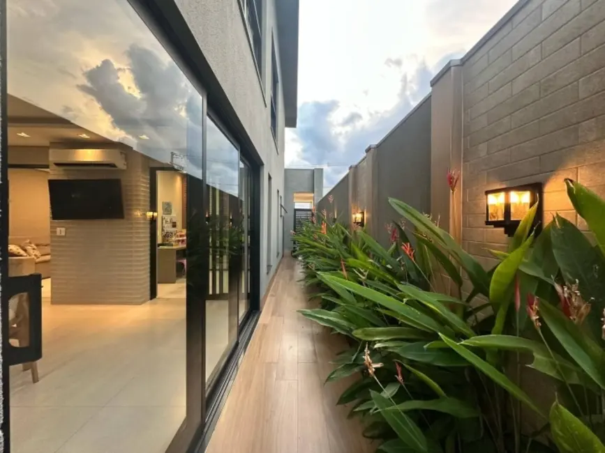 Foto 7 de Casa de Condomínio com 3 quartos à venda, 306m2 em Cuiaba - MT