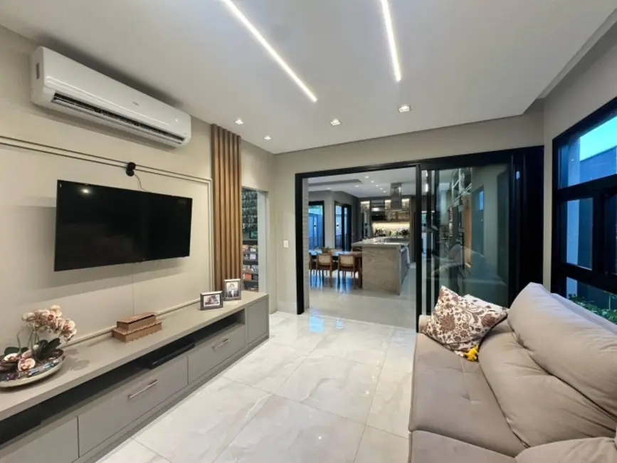 Foto 5 de Casa de Condomínio com 3 quartos à venda, 306m2 em Cuiaba - MT