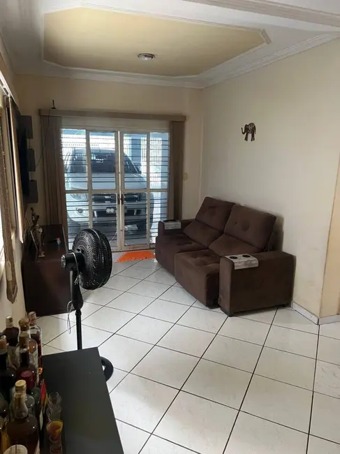 Casa com 3 quartos à venda em Centro-Norte, Varzea Grande - MT - imagem 5 Foto 5 de Casa com 3 quartos à venda em Centro-Norte, Varzea Grande - MT