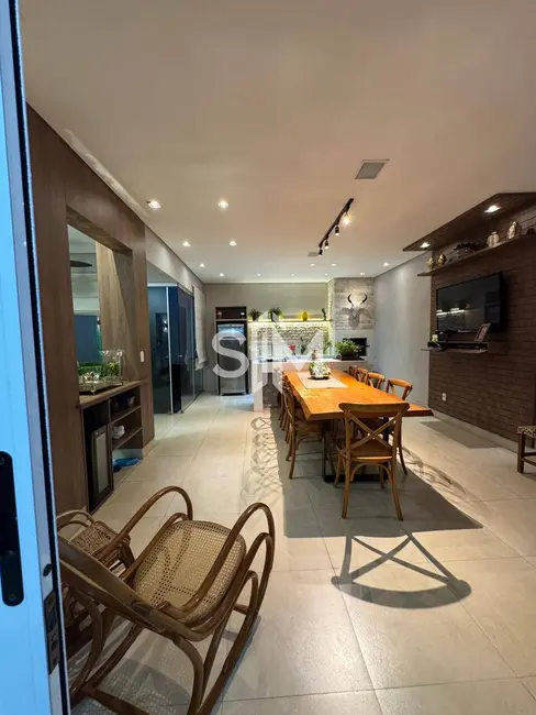 Foto 1 de Casa com 3 quartos à venda, 180m2 em Despraiado, Cuiaba - MT