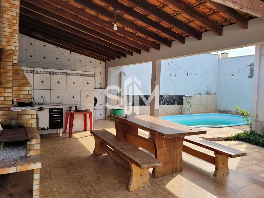 Foto 1 de Casa com 3 quartos à venda, 360m2 em Morada do Ouro, Cuiaba - MT
