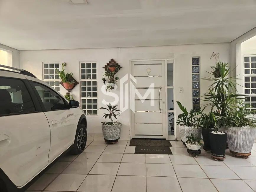 Foto 2 de Casa com 3 quartos à venda, 360m2 em Coxipó, Cuiaba - MT