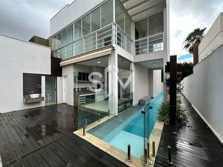 Foto 1 de Casa de Condomínio com 4 quartos à venda, 375m2 em Condomínio Belvedere, Cuiaba - MT