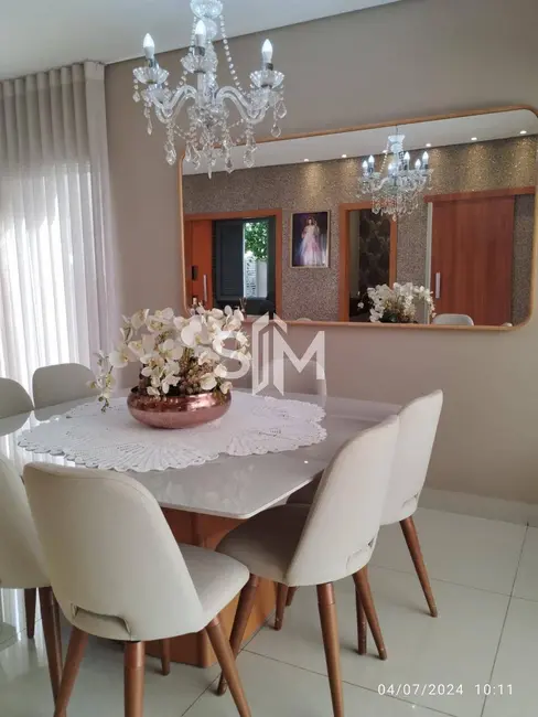 Casa de Condomínio com 3 quartos à venda, 394m2 em Jardim Itália, Cuiaba - MT - imagem 4 Foto 4 de Casa de Condomínio com 3 quartos à venda, 394m2 em Jardim Itália, Cuiaba - MT