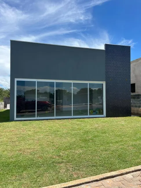 Foto 1 de Casa de Condomínio com 3 quartos à venda em Chapada Dos Guimaraes - MT