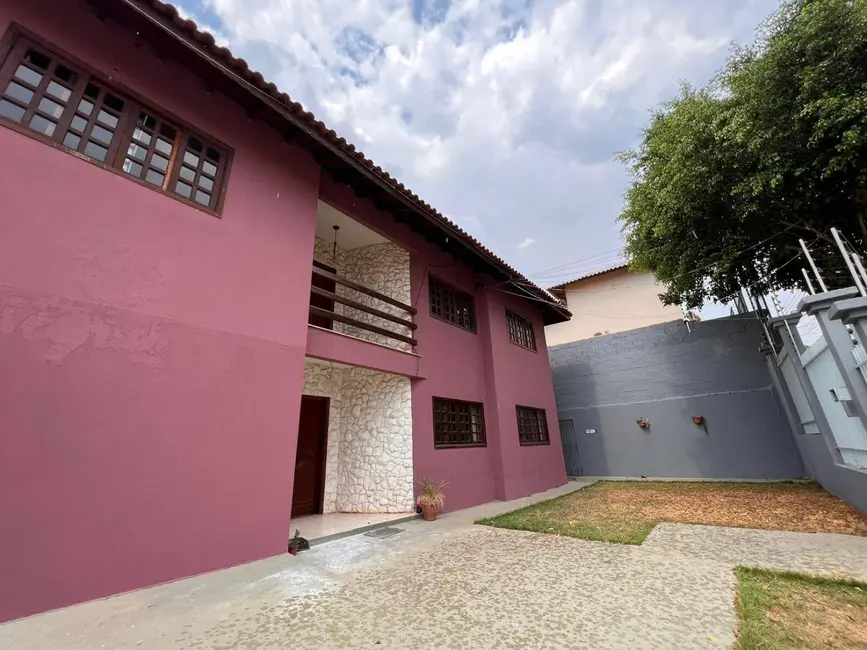 Foto 2 de Casa com 5 quartos à venda e para alugar, 390m2 em Santa Rosa, Cuiaba - MT