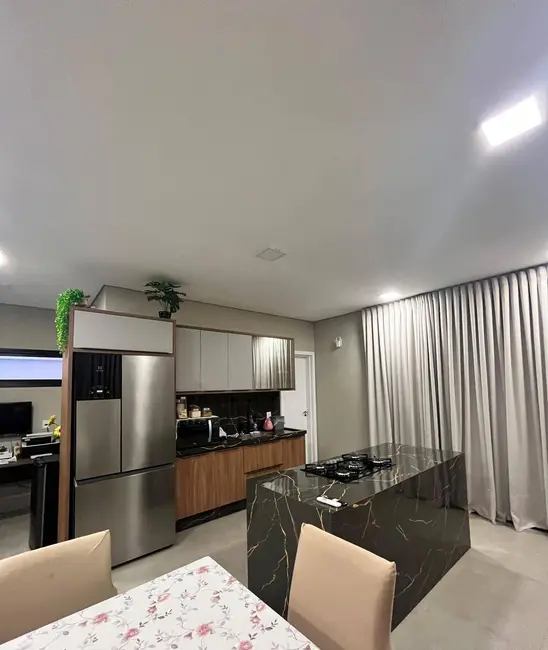 Casa com 3 quartos à venda, 250m2 em Cuiaba - MT - imagem 3 Foto 3 de Casa com 3 quartos à venda, 250m2 em Cuiaba - MT