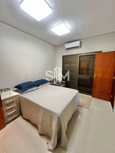 Apartamento com 3 quartos à venda e para alugar, 245m2 em Quilombo, Cuiaba - MT - imagem 5 Foto 5 de Apartamento com 3 quartos à venda e para alugar, 245m2 em Quilombo, Cuiaba - MT