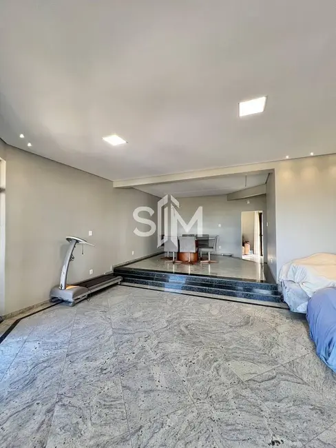 Apartamento com 3 quartos à venda e para alugar, 245m2 em Quilombo, Cuiaba - MT - imagem 2 Foto 2 de Apartamento com 3 quartos à venda e para alugar, 245m2 em Quilombo, Cuiaba - MT