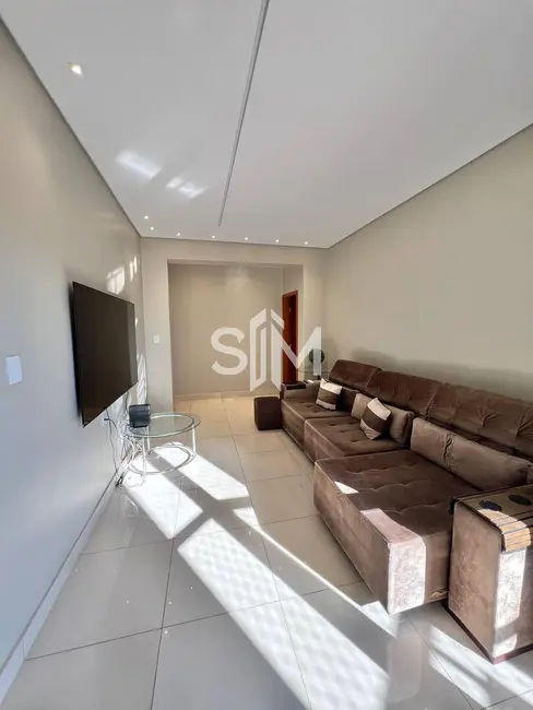 Apartamento com 3 quartos à venda e para alugar, 245m2 em Quilombo, Cuiaba - MT - imagem 3 Foto 3 de Apartamento com 3 quartos à venda e para alugar, 245m2 em Quilombo, Cuiaba - MT