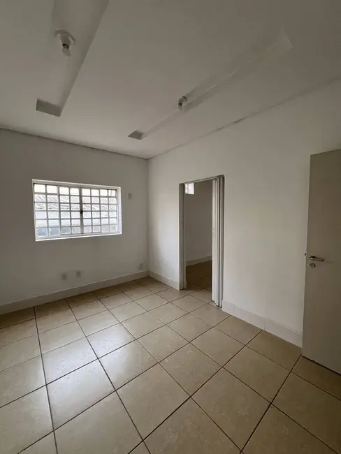 Sala Comercial à venda e para alugar, 615m2 em Centro-Sul, Cuiaba - MT - imagem 7 Foto 7 de Sala Comercial à venda e para alugar, 615m2 em Centro-Sul, Cuiaba - MT