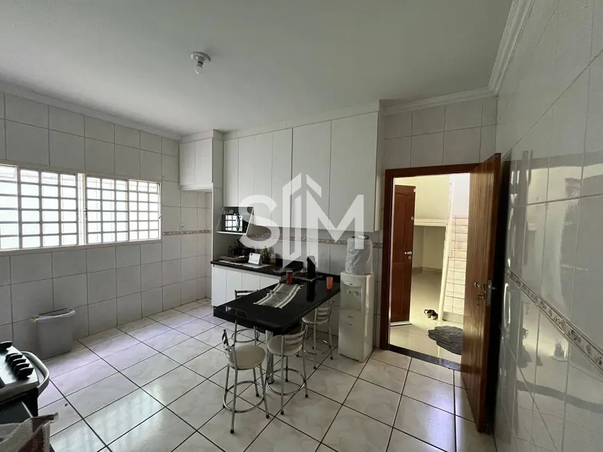 Foto 4 de Casa com 3 quartos à venda, 270m2 em Morada do Ouro, Cuiaba - MT