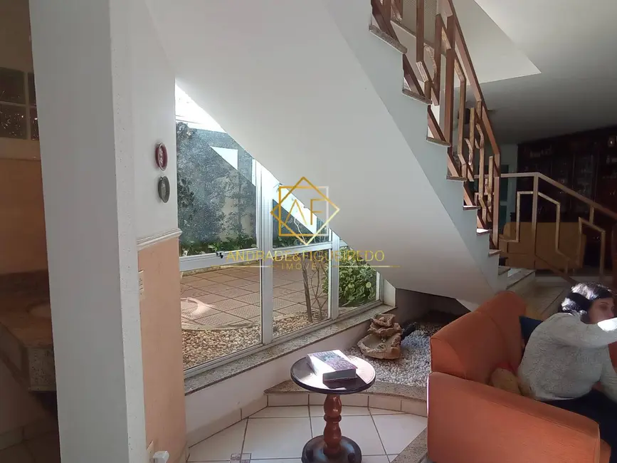 Casa com 4 quartos à venda, 600m2 em Loteamento Residencial Barão do Café, Campinas - SP - imagem 5 Foto 5 de Casa com 4 quartos à venda, 600m2 em Loteamento Residencial Barão do Café, Campinas - SP