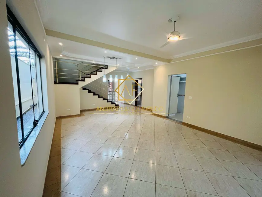 Foto 3 de Casa de Condomínio com 3 quartos à venda e para alugar, 300m2 em Betel, Paulinia - SP