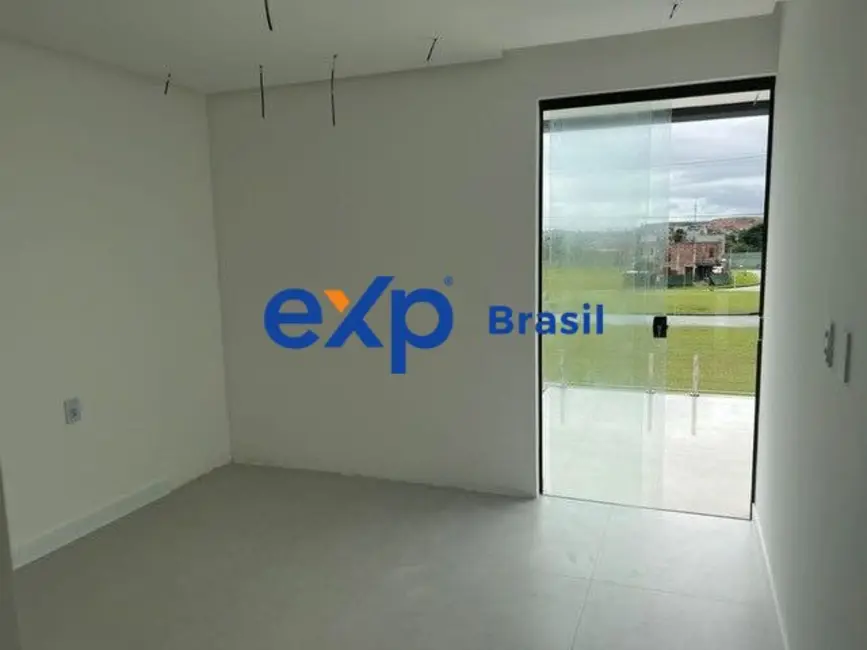 Casa com 4 quartos à venda, 180m2 em Camacari - BA - imagem 4 Foto 4 de Casa com 4 quartos à venda, 180m2 em Camacari - BA