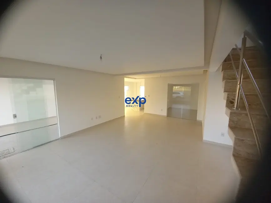 Casa com 4 quartos à venda, 195m2 em Camacari - BA - imagem 2 Foto 2 de Casa com 4 quartos à venda, 195m2 em Camacari - BA