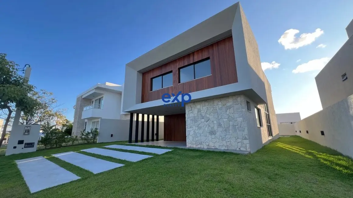 Foto 1 de Casa com 4 quartos à venda, 280m2 em Camacari - BA