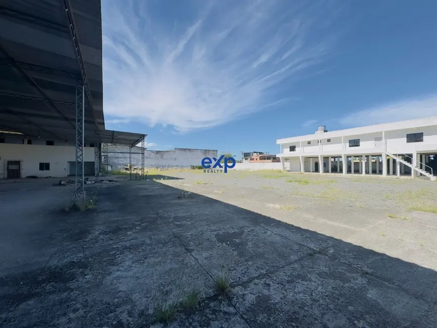 Armazém / Galpão para alugar, 4000m2 em Camacari - BA - imagem 1 Foto 1 de Armazém / Galpão para alugar, 4000m2 em Camacari - BA