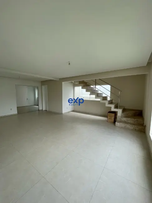 Casa com 4 quartos à venda em Camacari - BA - imagem 3 Foto 3 de Casa com 4 quartos à venda em Camacari - BA