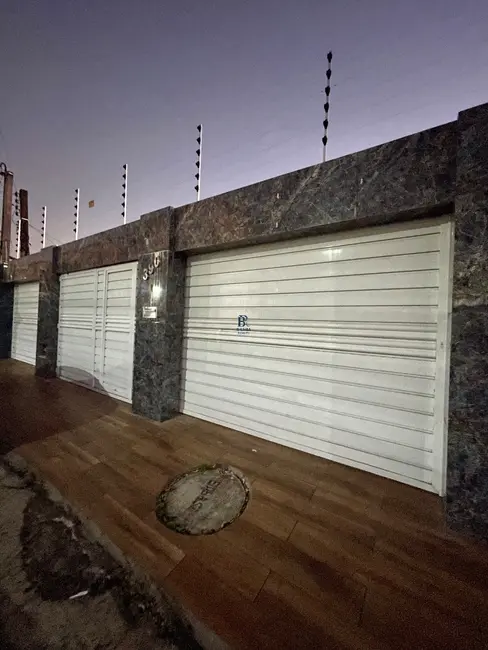 Foto 1 de Casa com 4 quartos à venda e para alugar, 200m2 em Camacari - BA