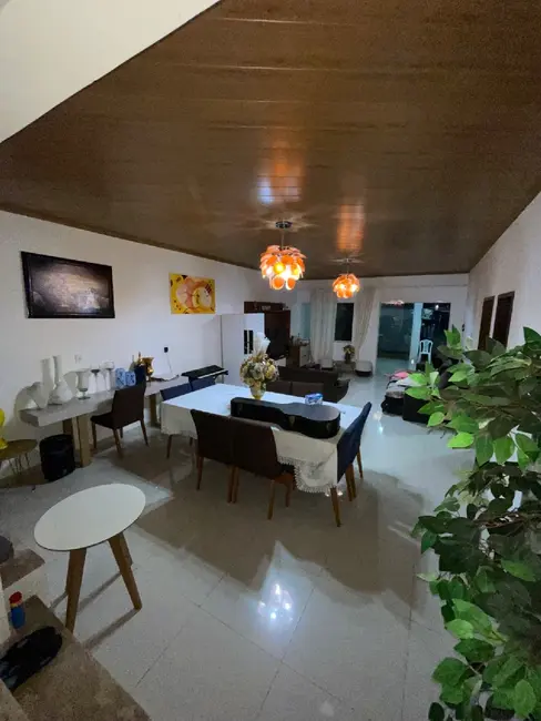 Casa com 4 quartos à venda e para alugar, 200m2 em Camacari - BA - imagem 4 Foto 4 de Casa com 4 quartos à venda e para alugar, 200m2 em Camacari - BA