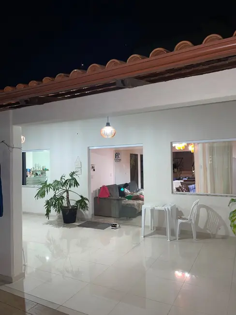 Casa com 4 quartos à venda e para alugar, 200m2 em Camacari - BA - imagem 9 Foto 9 de Casa com 4 quartos à venda e para alugar, 200m2 em Camacari - BA