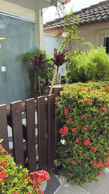 Foto 2 de Casa com 2 quartos à venda, 84m2 em Camacari - BA