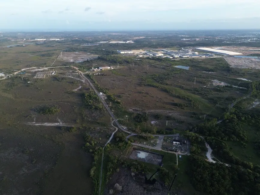 Foto 2 de Terreno / Lote à venda, 50700m2 em Camacari - BA