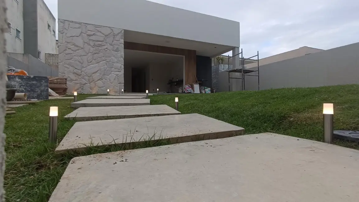 Casa de Condomínio com 4 quartos à venda, 202m2 em Portão, Lauro De Freitas - BA - imagem 3 Foto 3 de Casa de Condomínio com 4 quartos à venda, 202m2 em Portão, Lauro De Freitas - BA