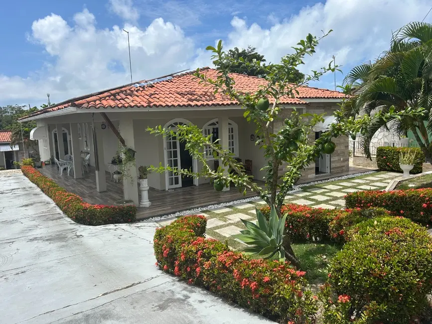 Casa de Condomínio com 4 quartos à venda, 500m2 em Portão, Lauro De Freitas - BA - imagem 1 Foto 1 de Casa de Condomínio com 4 quartos à venda, 500m2 em Portão, Lauro De Freitas - BA