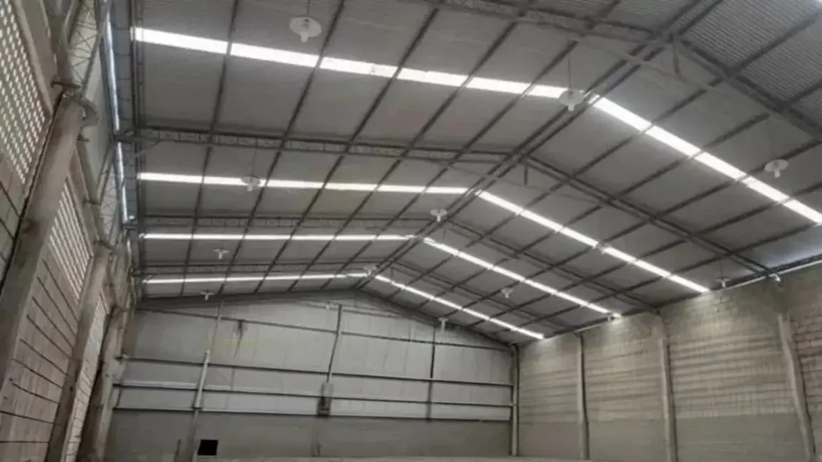 Foto 1 de Armazém / Galpão para alugar, 350m2 em Cassange, Salvador - BA