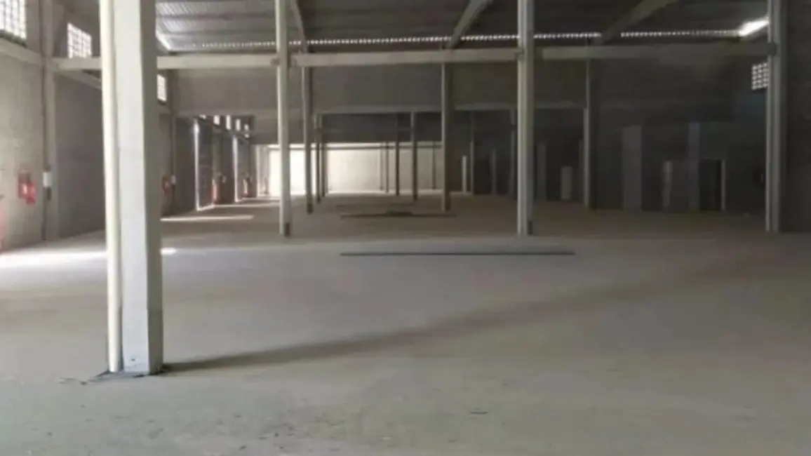Foto 3 de Armazém / Galpão para alugar, 350m2 em Cassange, Salvador - BA