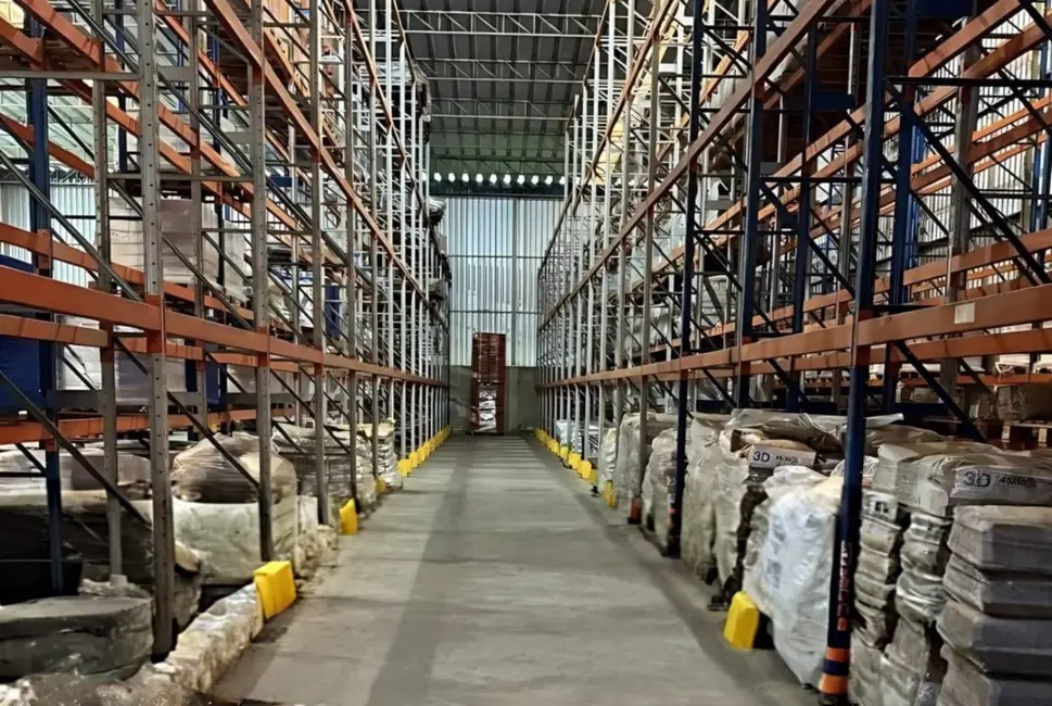 Armazém / Galpão para alugar, 2000m2 em CIS, Feira De Santana - BA - imagem 3 Foto 3 de Armazém / Galpão para alugar, 2000m2 em CIS, Feira De Santana - BA