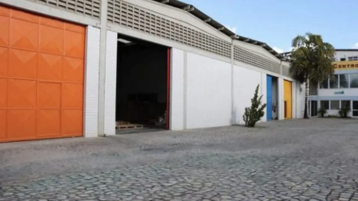 Armazém / Galpão para alugar, 229m2 em Pitangueiras, Lauro De Freitas - BA - imagem 1 Foto 1 de Armazém / Galpão para alugar, 229m2 em Pitangueiras, Lauro De Freitas - BA
