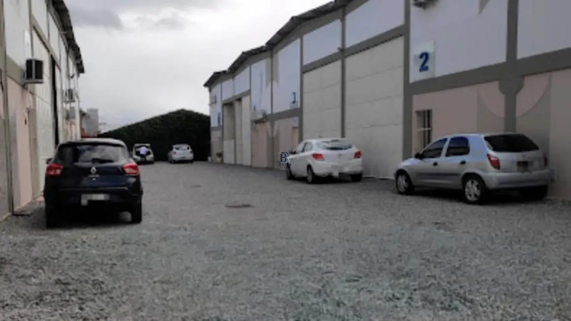 Armazém / Galpão para alugar, 200m2 em Pitangueiras, Lauro De Freitas - BA - imagem 1 Foto 1 de Armazém / Galpão para alugar, 200m2 em Pitangueiras, Lauro De Freitas - BA