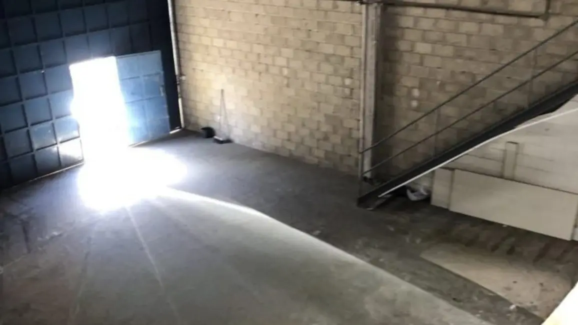 Armazém / Galpão para alugar, 270m2 em Recreio Ipitanga, Lauro De Freitas - BA - imagem 3 Foto 3 de Armazém / Galpão para alugar, 270m2 em Recreio Ipitanga, Lauro De Freitas - BA