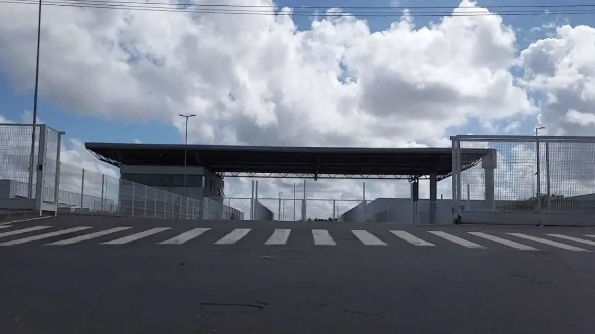 Foto 3 de Armazém / Galpão para alugar, 2500m2 em Camacari - BA