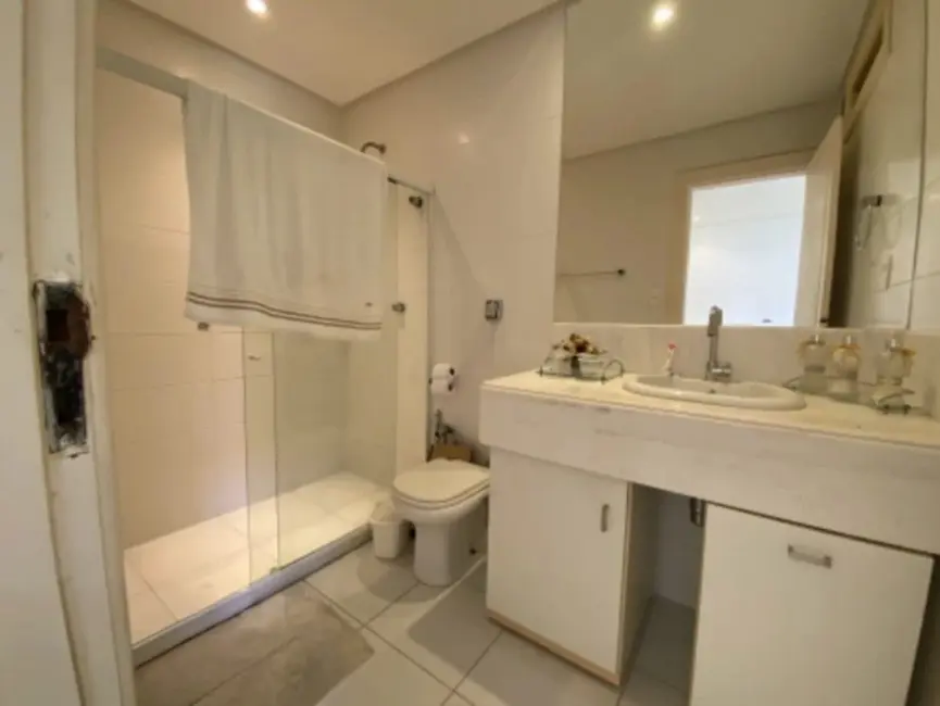 Casa com 5 quartos à venda e para alugar, 1250m2 em Portão, Lauro De Freitas - BA - imagem 4 Foto 4 de Casa com 5 quartos à venda e para alugar, 1250m2 em Portão, Lauro De Freitas - BA