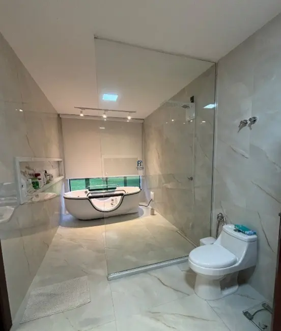 Casa com 6 quartos à venda, 1300m2 em Portão, Lauro De Freitas - BA - imagem 2 Foto 2 de Casa com 6 quartos à venda, 1300m2 em Portão, Lauro De Freitas - BA