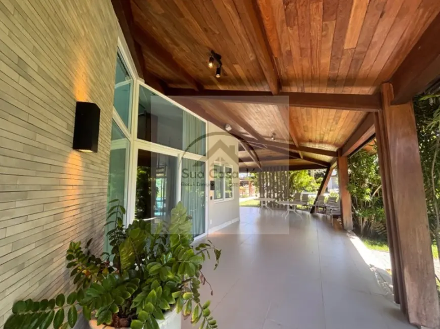 Casa com 6 quartos à venda, 382m2 em Portão, Lauro De Freitas - BA - imagem 1 Foto 1 de Casa com 6 quartos à venda, 382m2 em Portão, Lauro De Freitas - BA