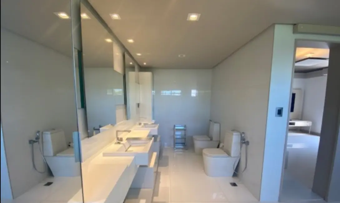 Casa com 6 quartos à venda, 382m2 em Portão, Lauro De Freitas - BA - imagem 8 Foto 8 de Casa com 6 quartos à venda, 382m2 em Portão, Lauro De Freitas - BA