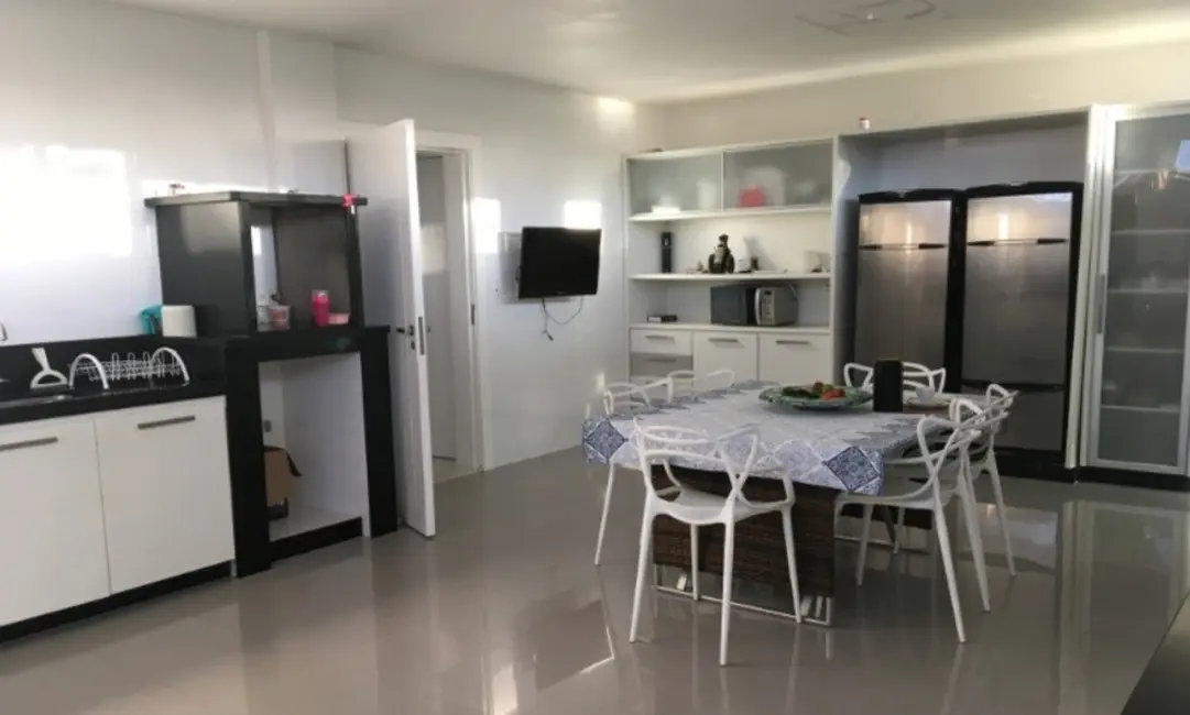 Foto 3 de Casa com 6 quartos à venda, 1400m2 em Portão, Lauro De Freitas - BA