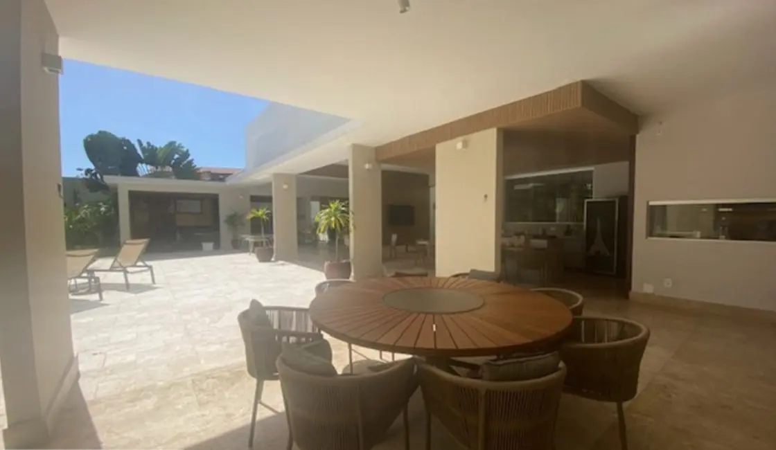 Casa com 9 quartos à venda, 1073m2 em Portão, Lauro De Freitas - BA - imagem 3 Foto 3 de Casa com 9 quartos à venda, 1073m2 em Portão, Lauro De Freitas - BA