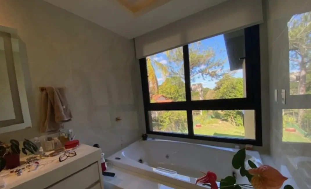 Casa com 5 quartos à venda, 538m2 em Portão, Lauro De Freitas - BA - imagem 3 Foto 3 de Casa com 5 quartos à venda, 538m2 em Portão, Lauro De Freitas - BA