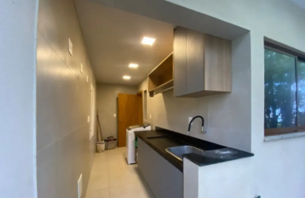 Casa com 4 quartos à venda e para alugar, 400m2 em Camacari - BA - imagem 5 Foto 5 de Casa com 4 quartos à venda e para alugar, 400m2 em Camacari - BA