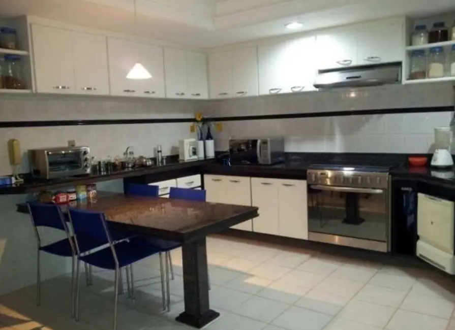 Foto 2 de Casa com 9 quartos à venda, 750m2 em Portão, Lauro De Freitas - BA