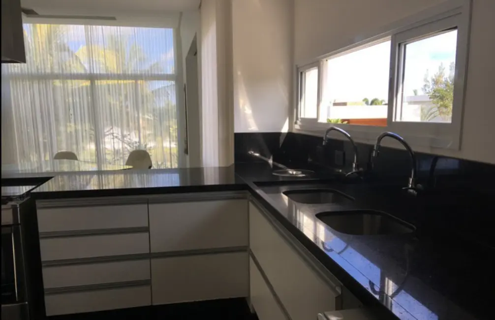 Casa com 3 quartos à venda, 270m2 em Vilas do Atlântico, Lauro De Freitas - BA - imagem 6 Foto 6 de Casa com 3 quartos à venda, 270m2 em Vilas do Atlântico, Lauro De Freitas - BA
