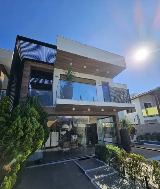 Foto 1 de Casa com 4 quartos à venda e para alugar, 292m2 em Centro, Lauro De Freitas - BA