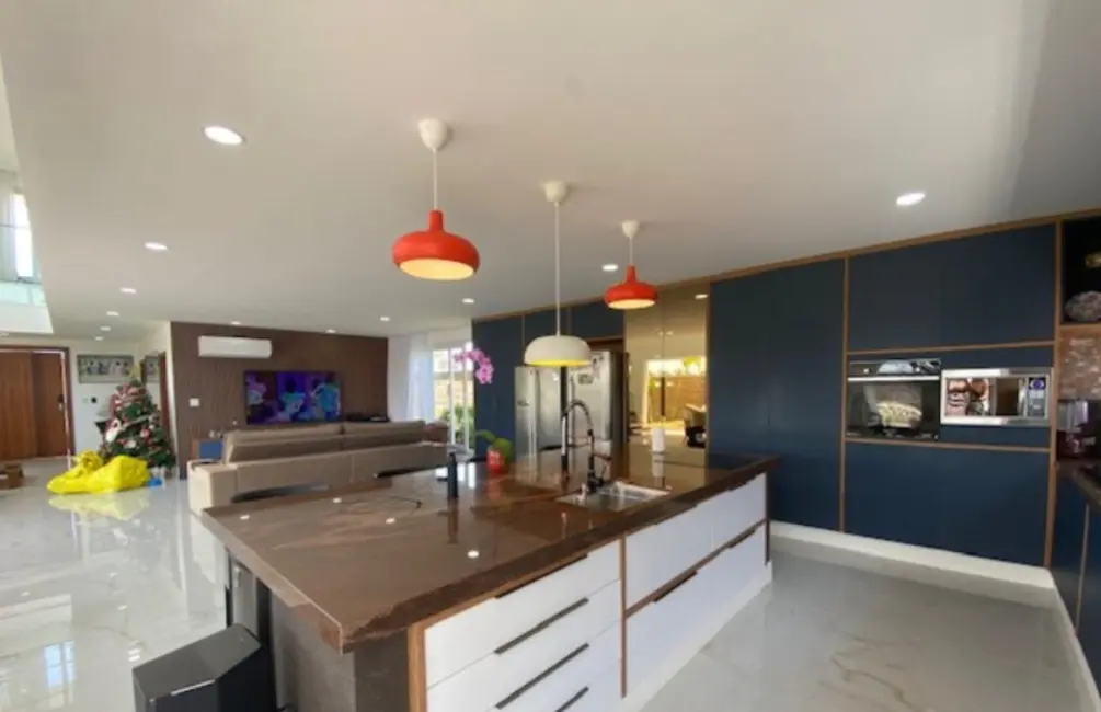 Foto 4 de Casa com 4 quartos à venda, 377m2 em Camacari - BA