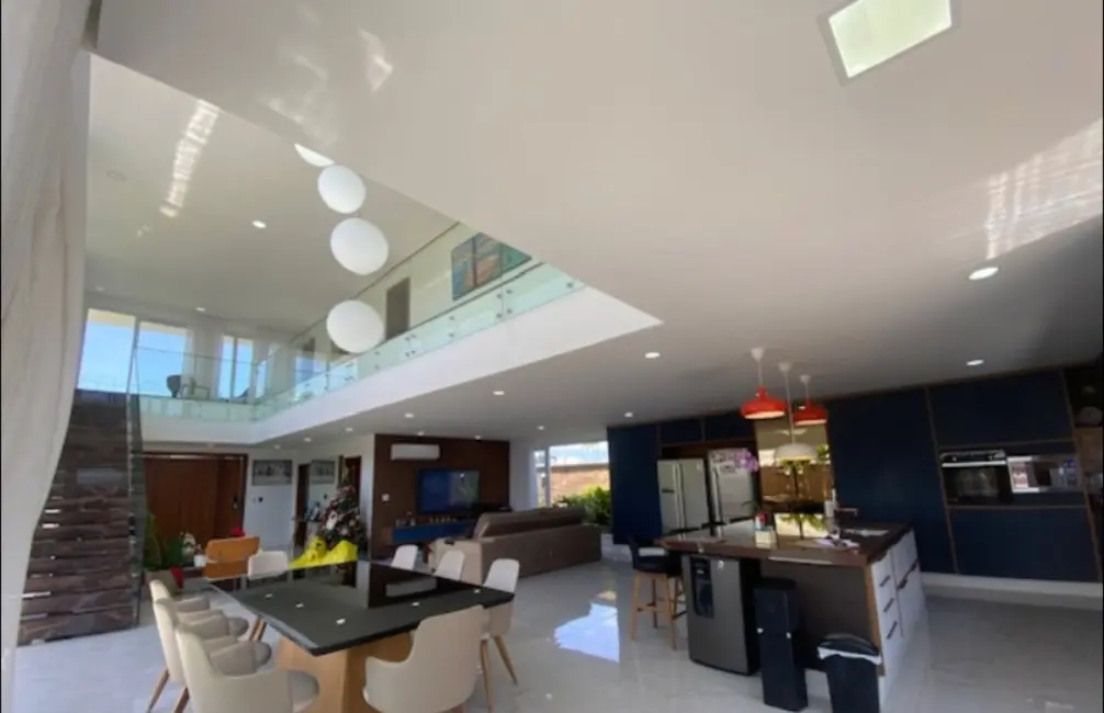 Foto 1 de Casa com 4 quartos à venda, 377m2 em Camacari - BA